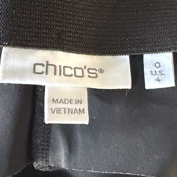 Chico's Black Minimalist Knit Trousers With Stylish Pockets Trimmed In Gold Sz 4 - Picture 3 of 4